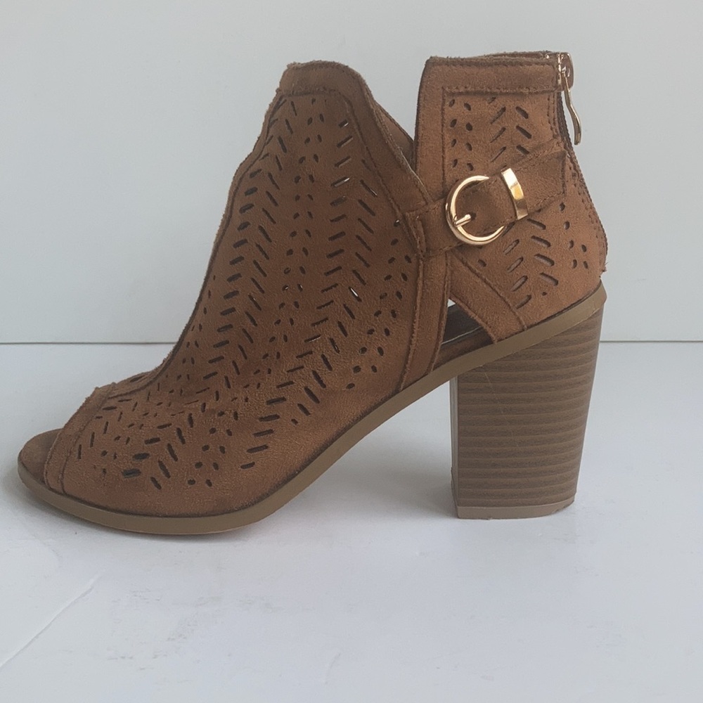 Love to Love You tan booties 4” heel open toe side gold buckle back zip - Picture 6 of 16